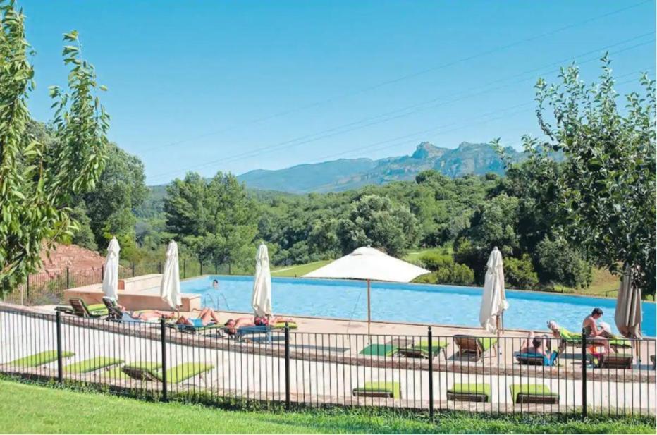 Joli F2 Saint Endreol Hameau Palayson Var La Motte Buitenkant foto